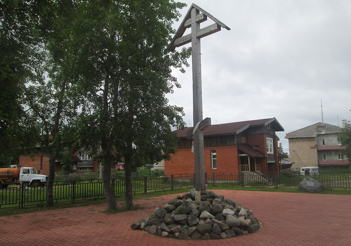 странный крест в поселке Соловецкий