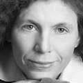 ЮЛИЯ ЛАТЫНИНА. Кандидат филол.наук, известный журналист и писатель. Обозреватель Новой газеты  и ведущая передачи Код доступа
