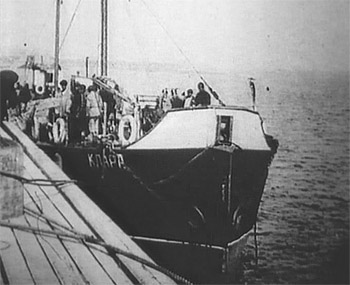 заключенные на борту баржи "Клара"