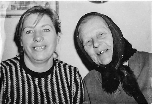 Эмма с матерью Юлией. 1979 год